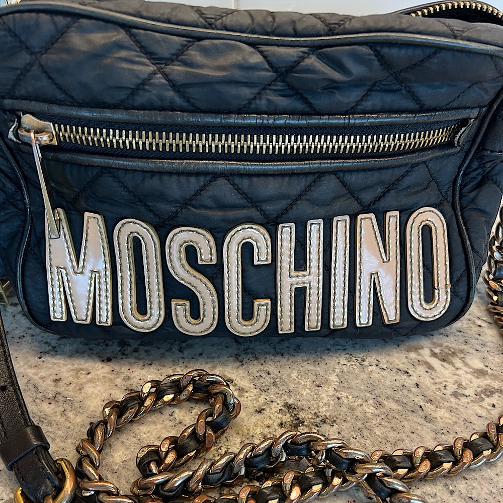 Moschino Logo Womens Quilted Techno Fabric Bag (black/gold)